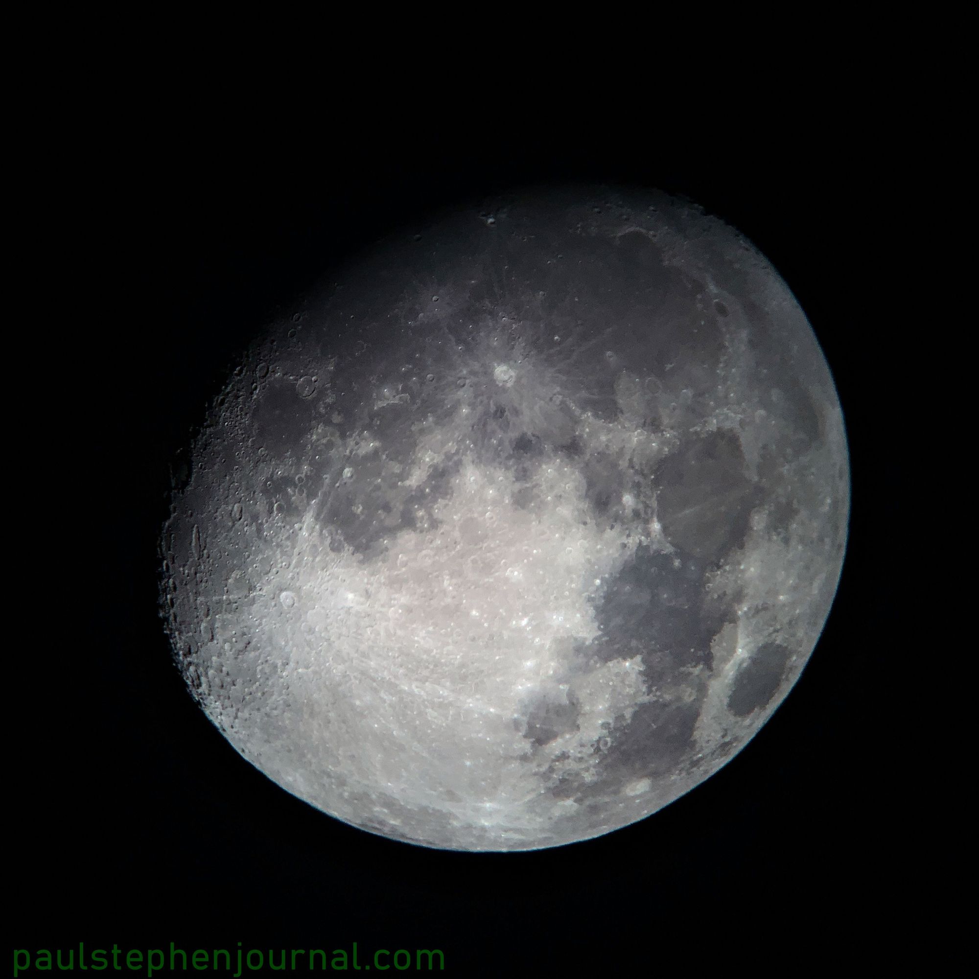 Very Warm Spring Night – Late Gibbous Moon, May 2022